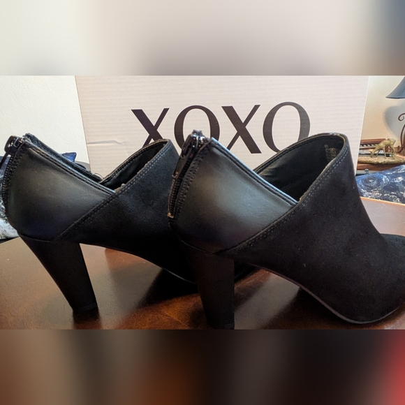 XOXO Black Ankle Shoe Boots. Back Zipper. Pure Elegance. Size 8. - Picture 11 of 13
